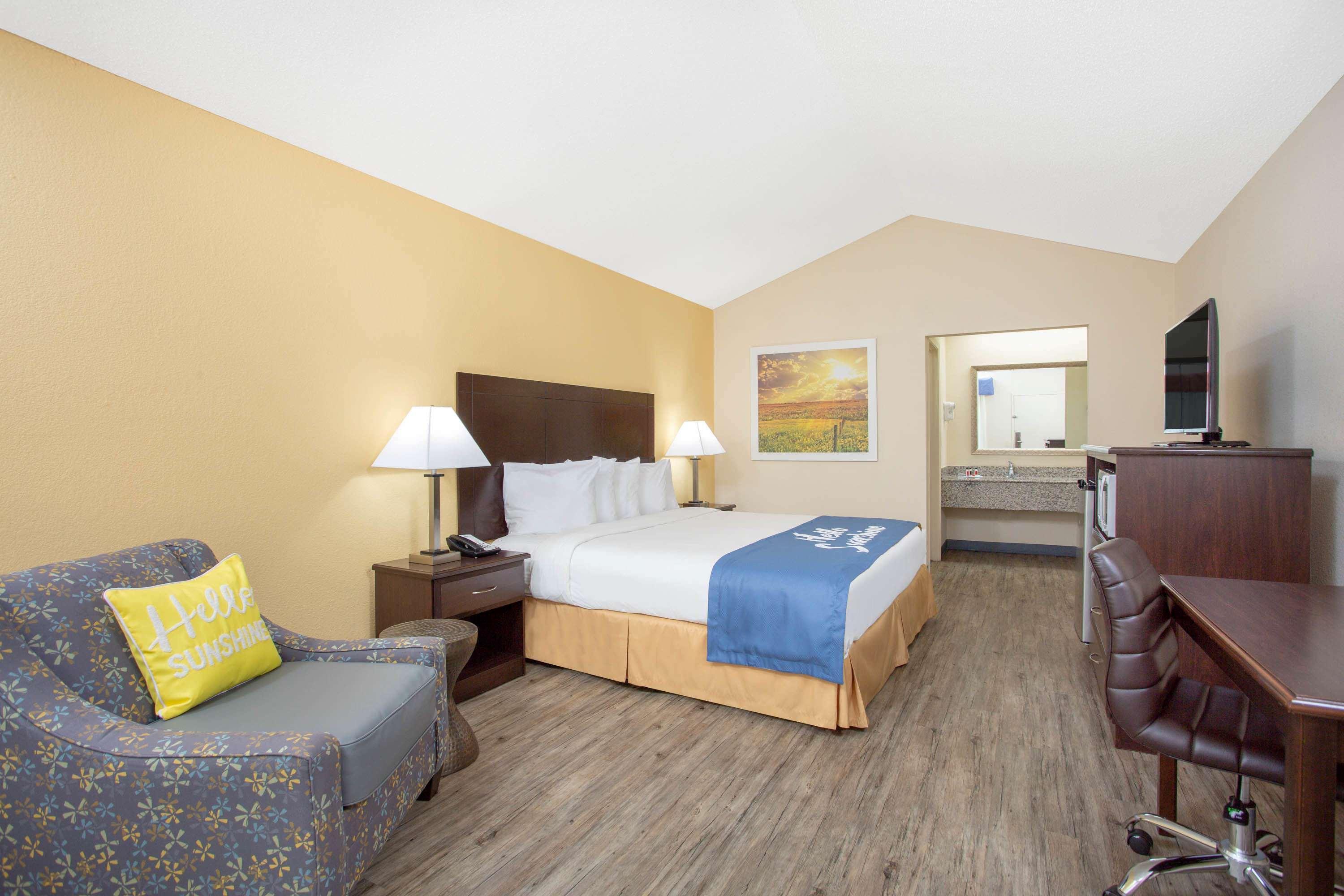 Days Inn By Wyndham Lake City Ngoại thất bức ảnh